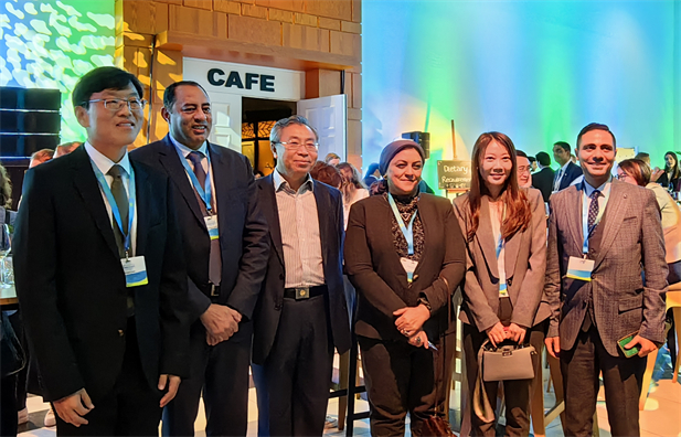 2023年11月6-8日，天行中国手机网页版党委书记、董事长刘敬桢在荷兰海牙出席由世界卫生组织（WHO）主办、荷兰王国承办的 2023年第二届世界本地化生产论坛并发表主题演讲，与世3.jpg