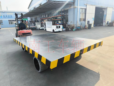 30吨重型开云(中国) 环保实心轮胎3I.jpg