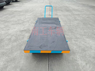 3吨小型开云(中国) 带橡胶垫工具车3I.jpg